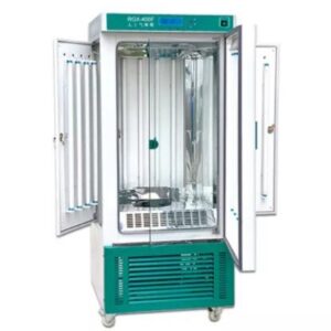 Climate chamber with humidity control