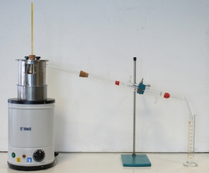 Apparatus for distillation of cut-back asphalt